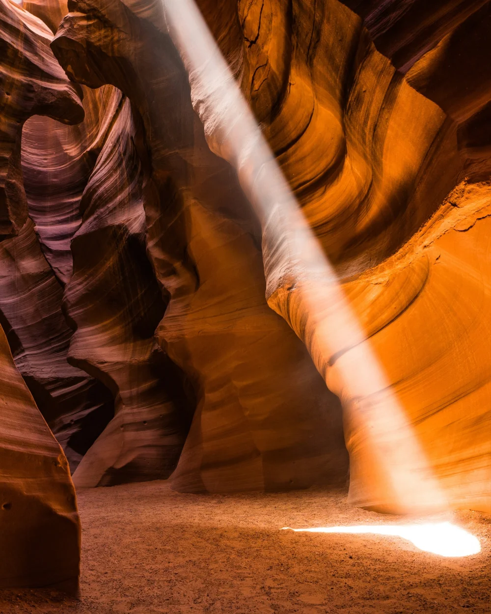 Zonlicht die in Antelope Canyon schijnt